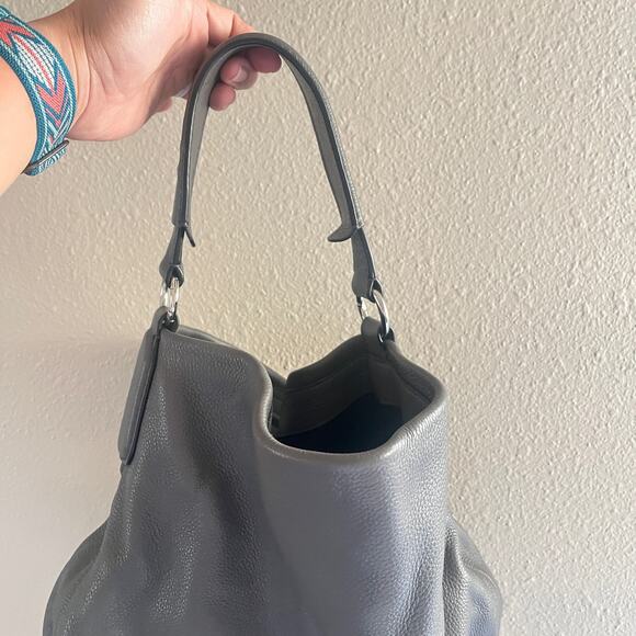 Marc by Marc Jacobs Q Hillier Pebbled Hobo Shoulder bag in gray - Picture 11 of 13